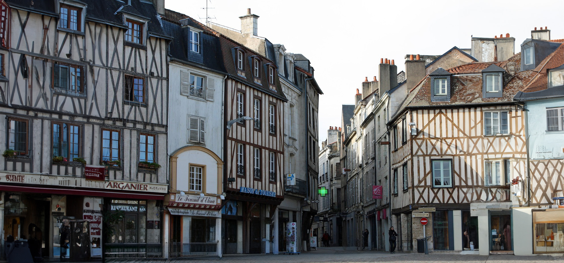 centre historique poitiers